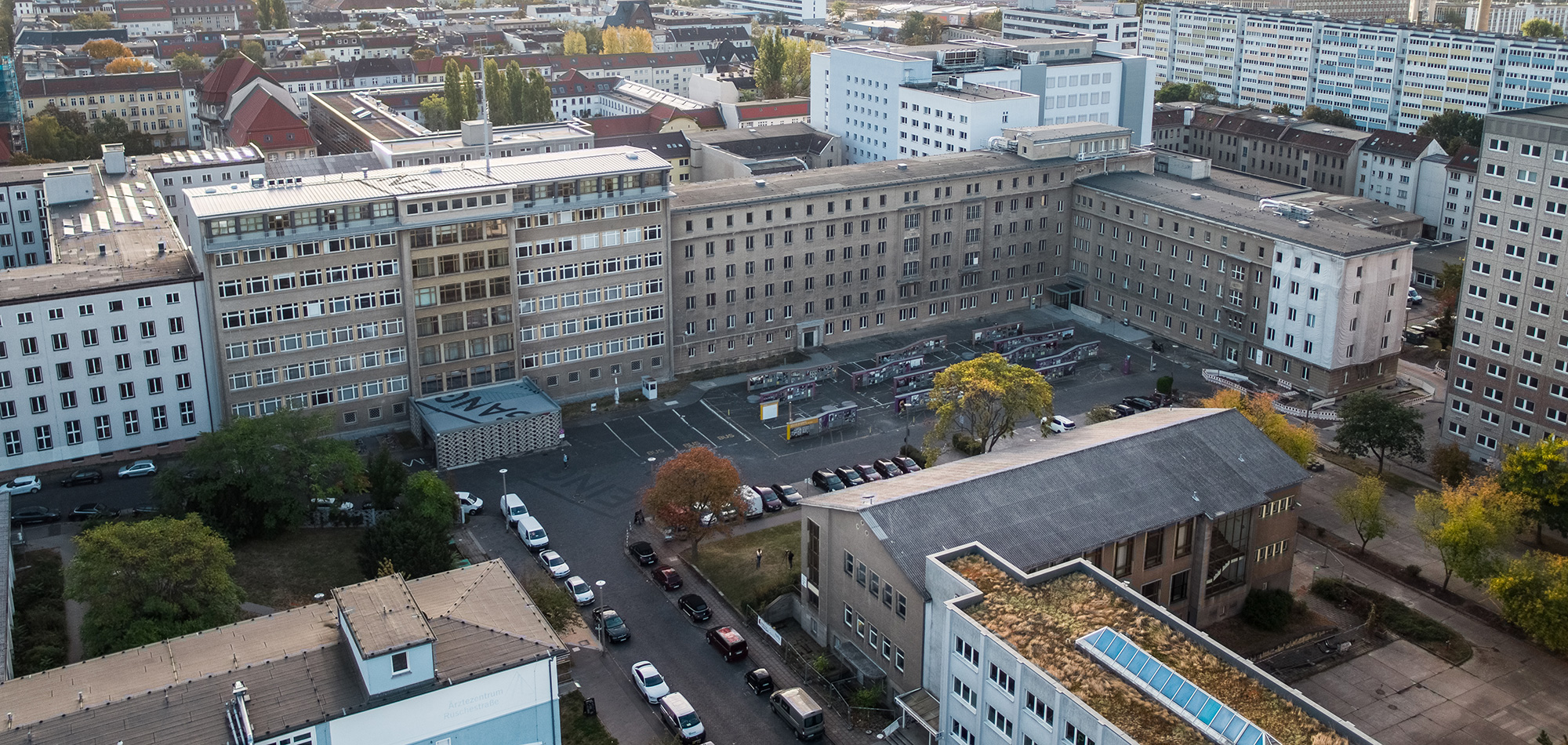 Blick auf die ehemalige Stasi-Zentrale in Berlin-Lichtenberg